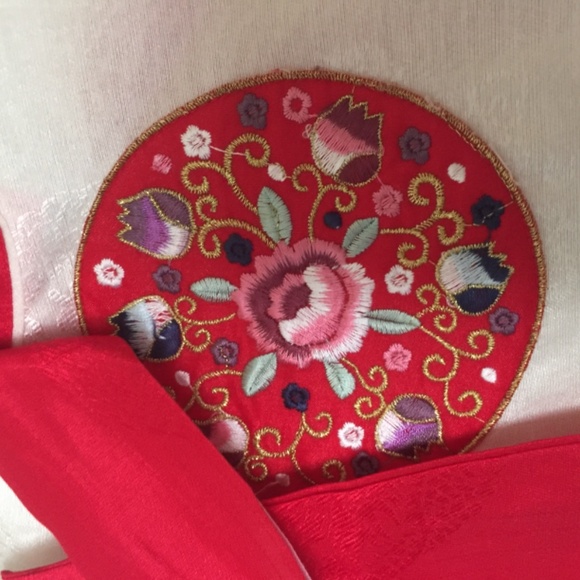 Traditional child’s hanbok - Picture 7 of 9